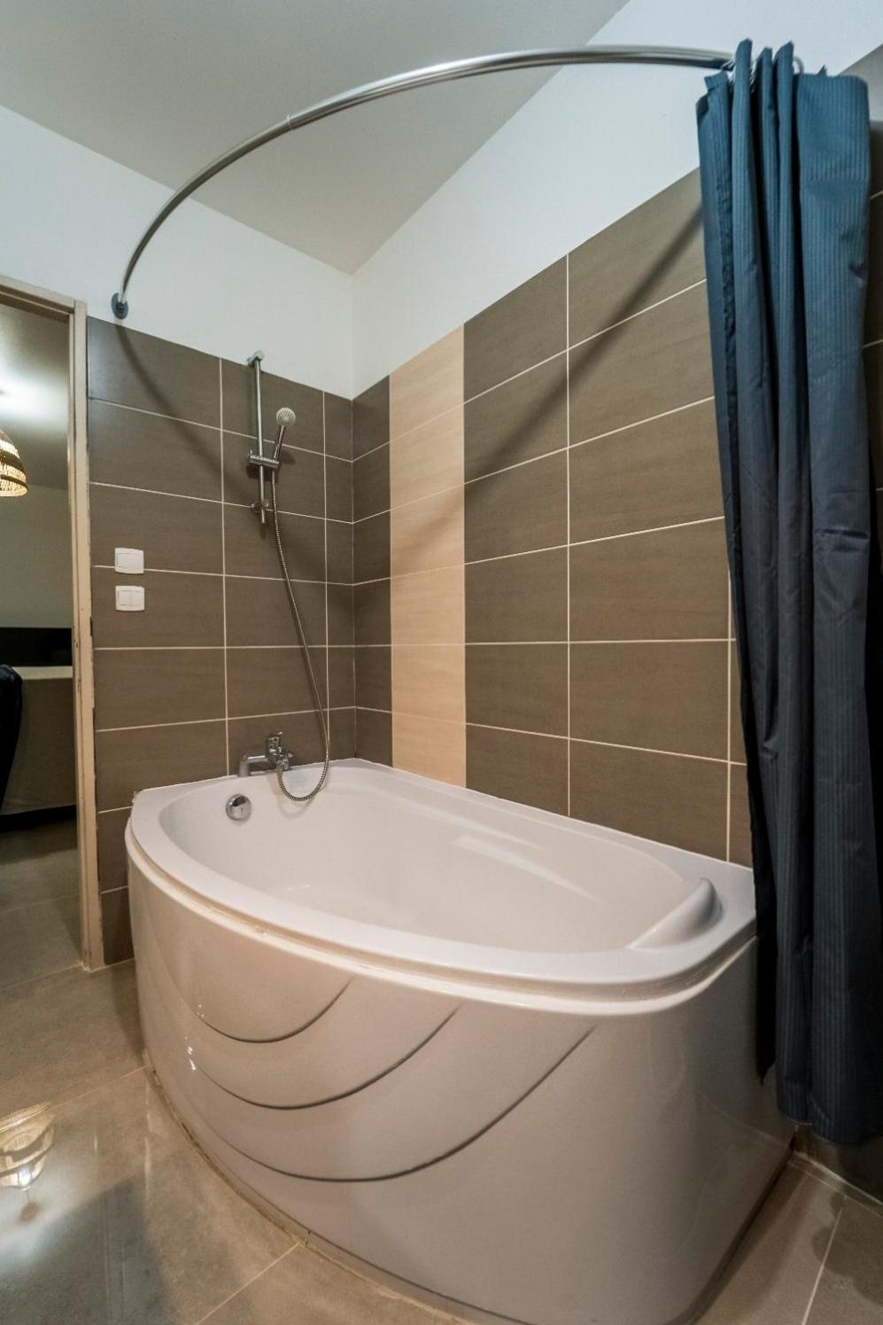 Appartement Des Carmes Nîmes Buitenkant foto