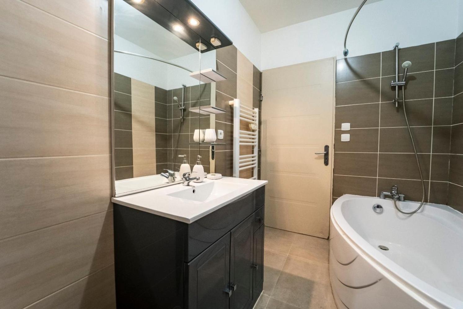 Appartement Des Carmes Nîmes Buitenkant foto